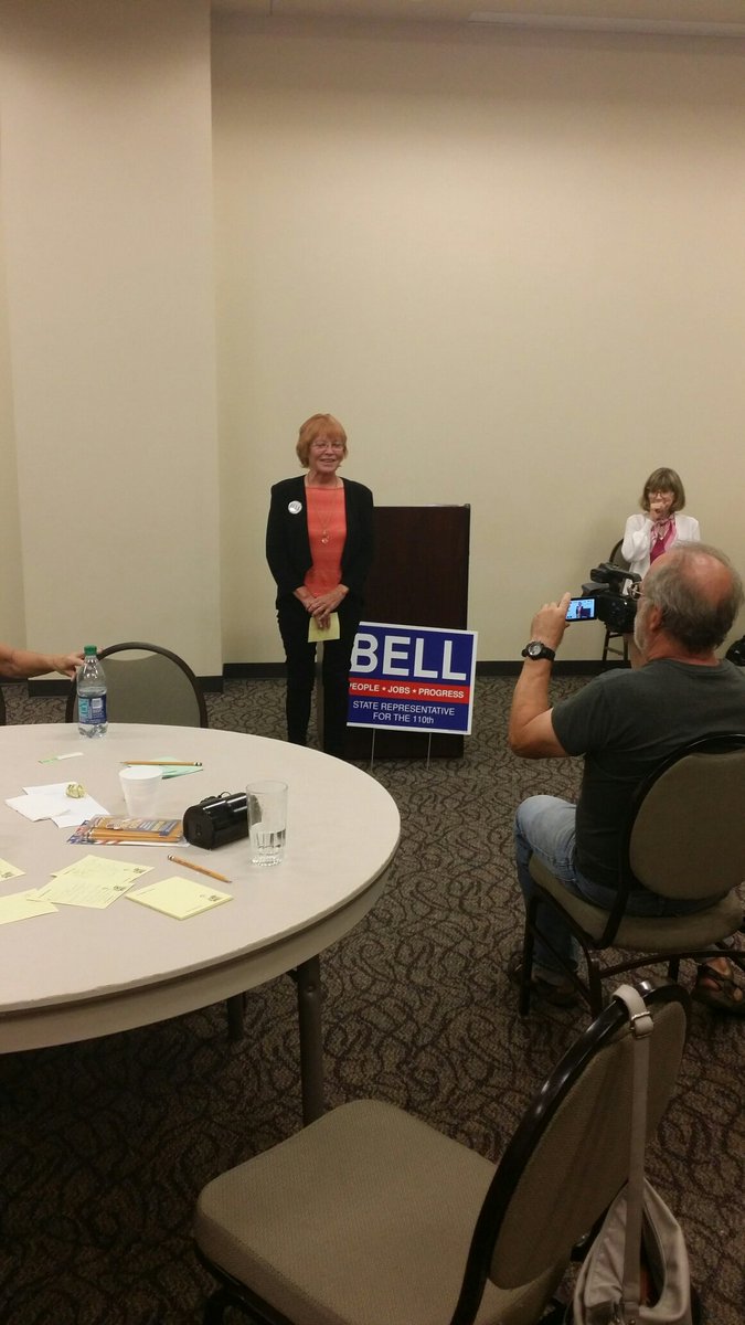 BellFor110's tweet image. Trivia Challenge 2018! Team Bell tied with Team Voudrie for 1st place! 
Grateful I had a minute to thank everyone for their efforts during this election season. 
Thank you to Coles County Democrats, Coles Progressives, and EIU Progressives for hosting this event!