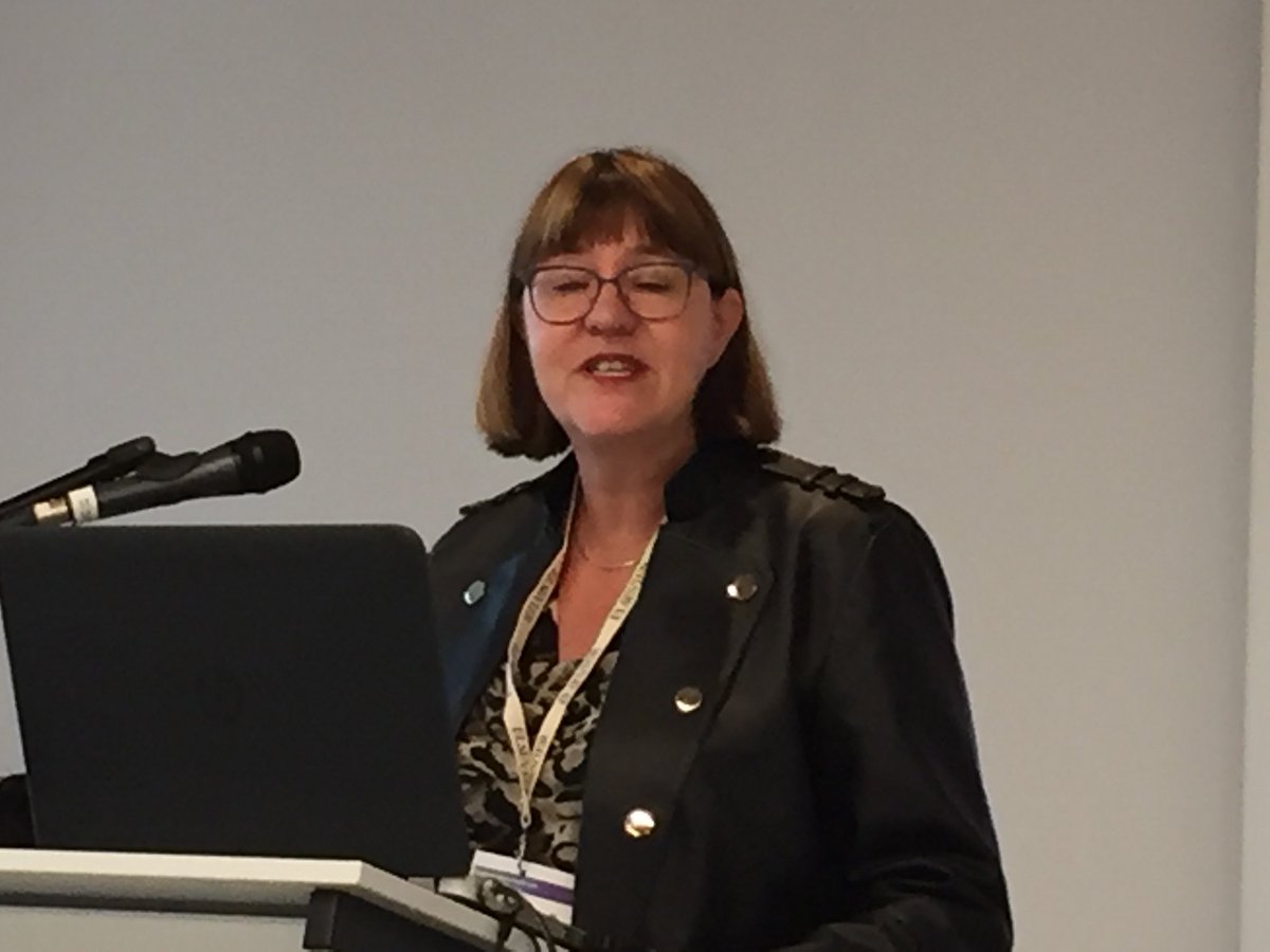 Sivera_Zorg20's tweet photo. Lively discussion on results of Emergency care Monitor for patients with acute chest pain  #ENTCCONF, proud on Anneke! @AcuteZorgOost @HANnl @RudolfTolsma @wbreeman https://t.co/WA81acHUbT
