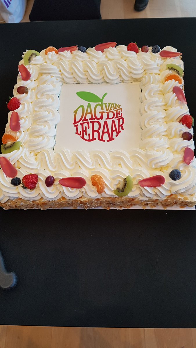 BVMBO's tweet photo. Conferentie #ruimteinregels met veel aandacht voor de #dagvandeleraar . Taart en massage  met als regel: alleen voor docenten! Bedankt @KennispuntOenE https://t.co/2Uil9OlYgH