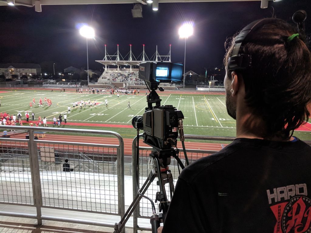 BatesProduction's tweet image. Another start to high School football season with the awesome students from #batesbroadcastvideoproduction.  Our students Rock!