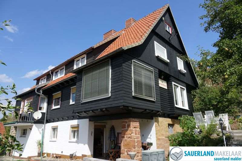 Sauerlandhuis's tweet photo. Vrijstaand huis met appartementen en dubbele garage in Waldeck € 152.500,- k.k.
 
Bekijk het complete Exposé hier: https://t.co/EMnHLLy4fz
 
 Voor meer informatie kunt u contact met ons opnemen:
 info@sauerlandmakelaar.nl
 +31 (0) 318 742 073 https://t.co/pl56gj7q3C