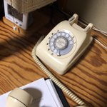 ジェネレーションギャップ!？ダイヤル式電話の使い方を知らないのか・・・