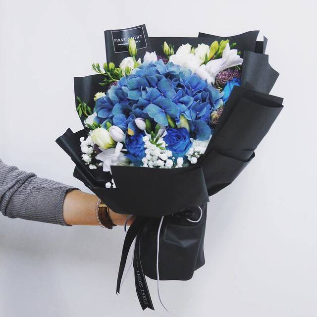 anon60319's tweet photo. สวัสดีครับ ⚘ ผมณนนท์ ตัวเเทนจาก #CARAxhost และ #BOSSHOST มายินดีกับงานเปิดคลับ #WANNAONEXHOST ครับผม ขอให้กิจการดีรุ่งเรือง มีลูกค้าน่ารักๆเข้ามาเรื่อยๆนะครับ :) .โค้งแล้วมอบช่อดอกไม้ให้ https://t.co/s7EljXSEeK