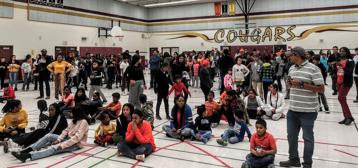 tweeta_bains's tweet photo. Great to see so many parents come out for @SunnyViewMS's open house.  #GoCougars https://t.co/OPxBw5nppl