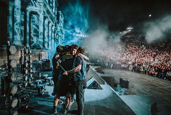 Hoy hace una semana que nos dejaste sin respiración en el #TeatroRomanoMérida   La palabra GRACIAS se queda pequeña <a href="/PabloLopezMusic/">Pablo López</a> No tardes demasiado en volver por nuestra tierra ♥️
📸: la gran <a href="/niarosas/">niarosas</a>