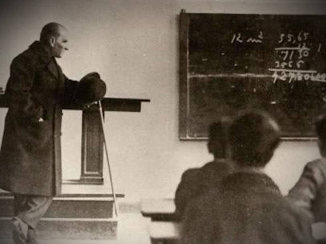 Mai dergi #5EkimDünyaÖğretmenlerGünü 'nü kutlar!