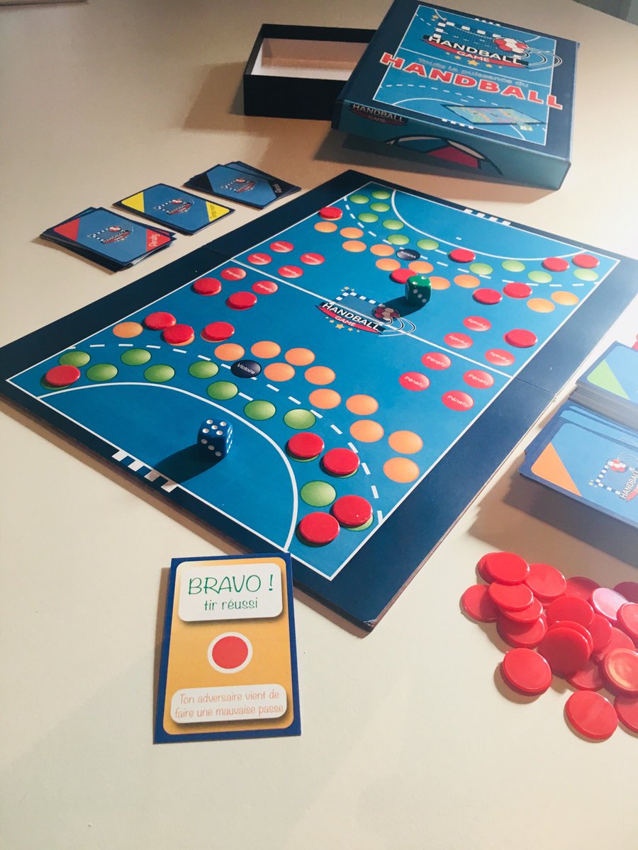 centralhand's tweet photo. Cette semaine on a testé un nouveau jeu de société sur le #handball. Le test est plutôt réussi. Ça vous tente une partie ? On vous en dit plus bientôt. https://t.co/15nANTyDNB