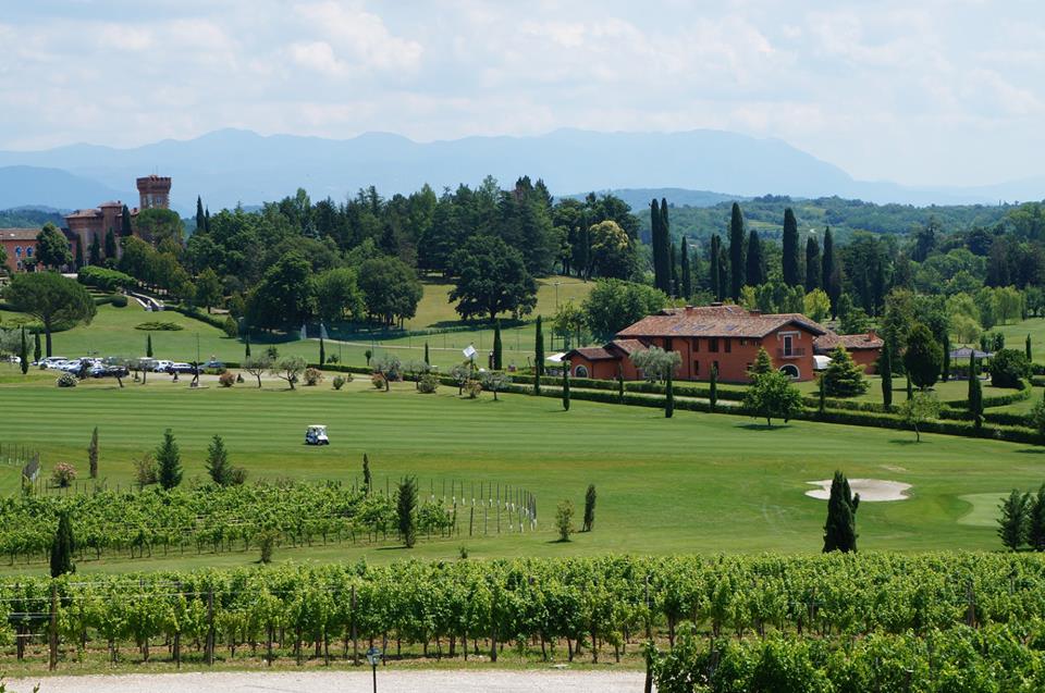 ⛳Promozioni #GolfClubCastelloDiSpessa
Senior Day>il mercoledì i giocatori over50 giocano al prezzo speciale di 35€
Ladies Day>ogni giovedì le signore pagano 20€ per le 18 buche
You &amp; Me>da novembre, le coppie il venerdì pagano 70€ per le 18 buche
golfcastellodispessa.it