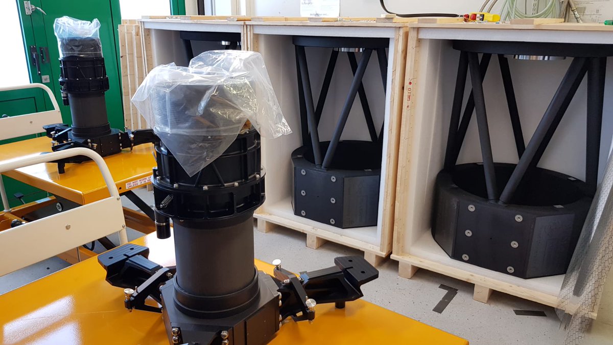BlackGEM_Array's tweet photo. Ready for a couple of mirrors... https://t.co/u1Yy6GrASs