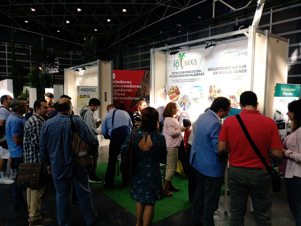iotrees_esp's tweet photo. Nuestro stand en #iberflora18 y nuestros sensores están llamando la atención de muchos asistentes. #iotrees https://t.co/pNhQDuLG0L https://t.co/RmvcxVACkt