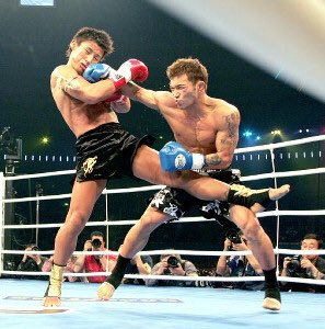 kakutoulv's tweet image. あれからもう14年。
そっくりだなぁ。KIDさんと堀口選手😊
まだまだ日本の格闘技捨てたもんじゃないよ。
これからだよ。
#魔裟斗 #山本kid徳郁 #那須川天心 #堀口恭司 #k1 #dynamite #rizin #rizin13 #kickboxing #vs #mma