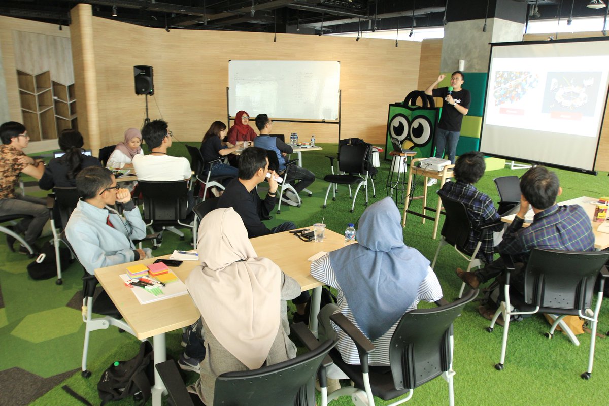 Workshop #8 “When to Use Which User Research Methods” Yoel Sumitro
VP of Product Design at Bukalapak
Originally from Indonesia, Yoel Sumitro left for Seattle to get a degree in UX from the University of Washington.