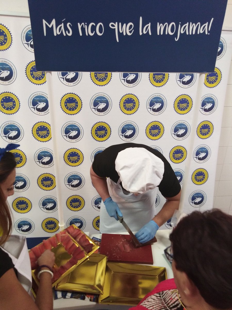 consumejaen's tweet photo. El #MercadoSanFranciscoJaén, lugar escogido por el Consejo Regulador de Indicaciones Geográficas Protegidas para promocionar la #MojamaBarbate y la #MojamaIslaCristina en nuestra provincia. Un producto inimitable, de excepcional calidad y, sobre todo, andaluz. #PrimeroJaén https://t.co/AIRG6Stdjj