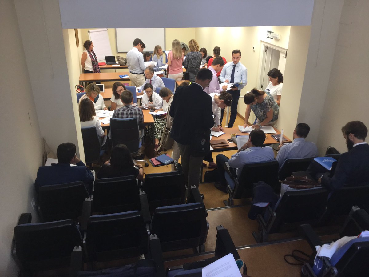 Con los profesores de Humanidades trabajando rutinas de pensamiento y cooperativo <a href="/attendis/">Grupo Attendis</a>