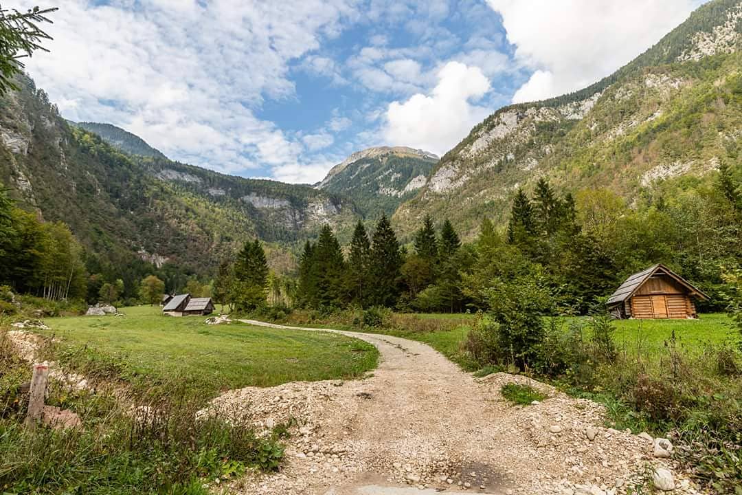 Picture perfect scene when hiking in the #JulianAlps Slovenia
@canonukandie @natgeo @natgeotravel @natgeophotos @joedotie @visiteurope @travelmedia_ie @travelleisure @travelmagazine @bbcearth @bbctravel @indo_travel_ @rtetravel @sloveniainfo @OutsiderMag