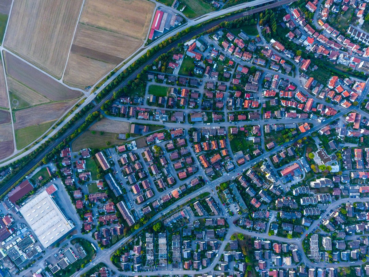 Three in five British adults (63%) agree that property prices in their area have become too high, with just one in five saying that they disagree with this (19%). <a href="/ComRes/">ComRes</a> for <a href="/CPSThinkTank/">Centre for Policy Studies</a> bit.ly/2QyJN3F