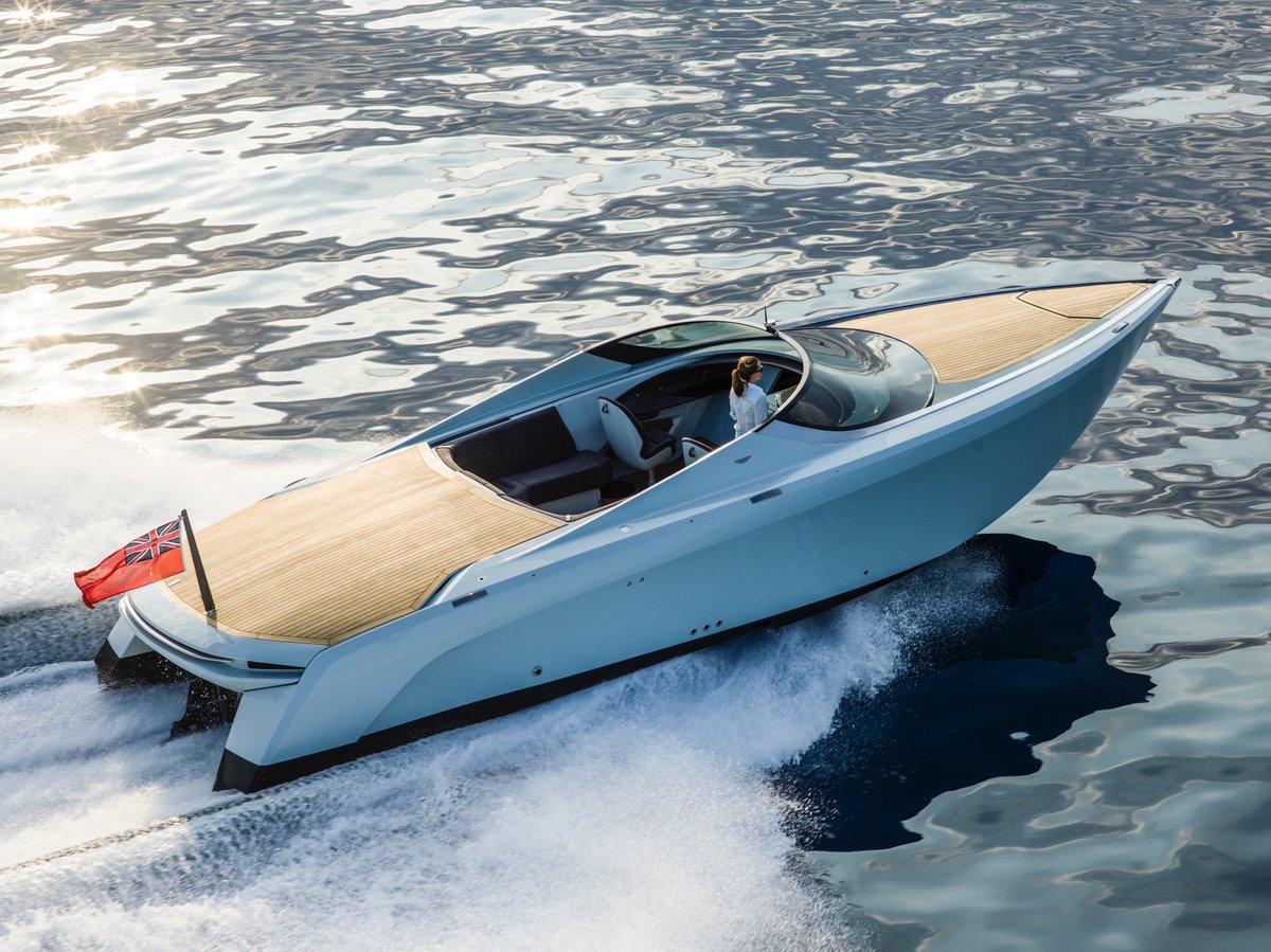 QYachts's tweet photo. The AM37 Aston Martin powerboat. Quintessentially British. #QuintessenceYachts #AM37 #AstonMartin #Powerboat #GlobalJamesBondDay https://t.co/5pbDrOv0JG