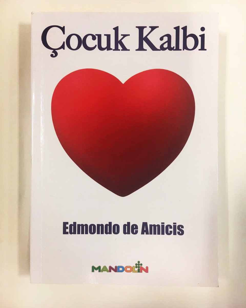 Küçük Enrico’nun öğretmenleriyle, ailesiyle ve arkadaşlarıyla yaşadıklarını yine onun ağzından anlatan kitap, iyilik, cömertlik, güzellik, anlayış, sevgi gibi evrensel kavramları Enrico aracılığıyla unutulmaz bir dille anlatıyor.