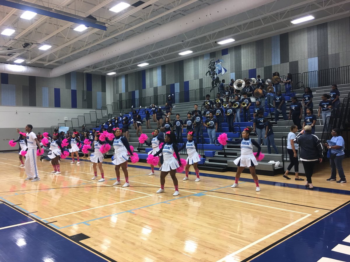 Feel that Raider spirit! Sterling HS Homecoming pep rally with FOX 26 news. ⁦<a href="/SterlingRaider/">Sterling Aviation ECHS</a>⁩ ⁦@NicoleMooreHisd⁩ ⁦@BRangel_htx⁩ ⁦<a href="/HoustonISD/">Houston ISD</a>⁩ ⁦<a href="/SouthArea_HISD/">SouthArea_HISD</a>⁩