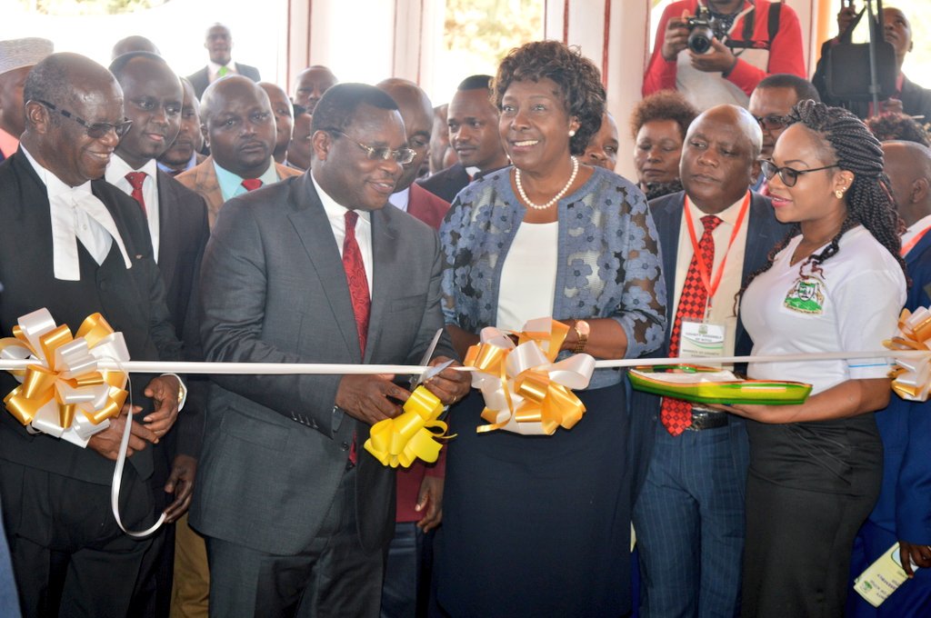 SpeakerKLusaka's tweet photo. Have had the pleasure of officially opening the Kitui Assembly Ultra Modern Chamber. I congratulate both Arms of the Kitui County Government for executing and completing the single largest infrastructure project since County Governments came into force. #DevolutionAtWork https://t.co/RZyr9IYkj2