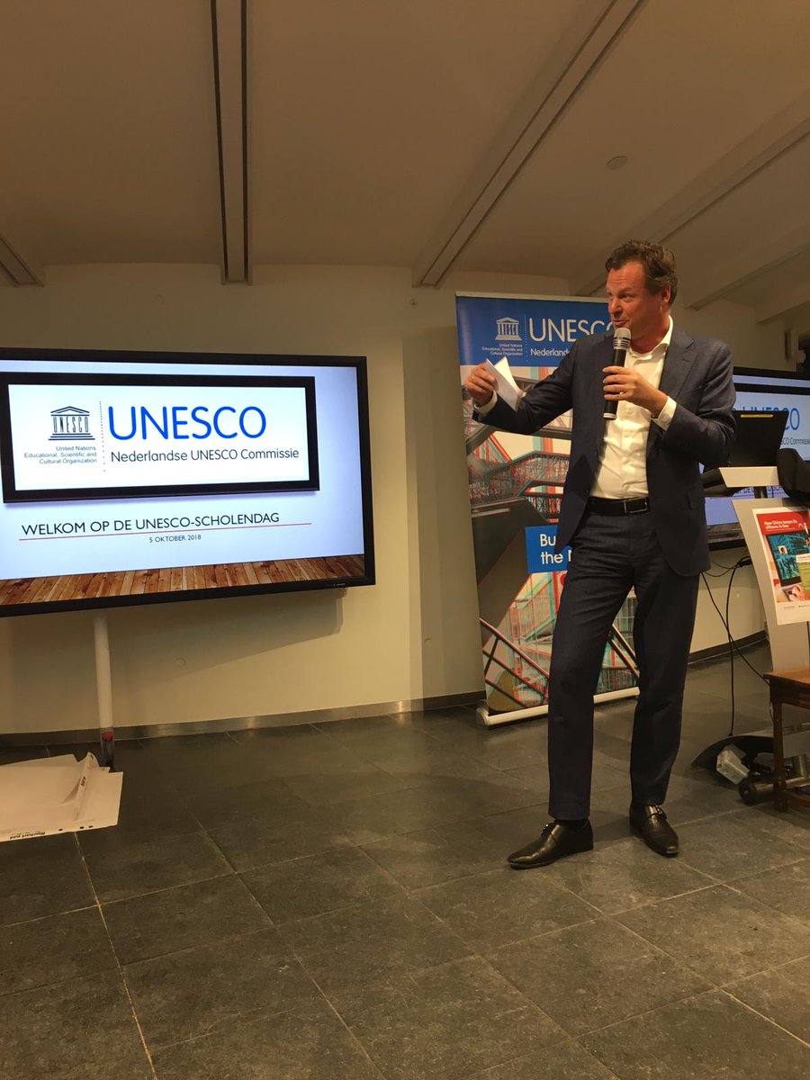 Zojuist de UNESCO dag van de leraar mogen openen op <a href="/dehaagse/">De Haagse Hogeschool / THUAS (INACTIEF/INACTIVE)</a>. Over hoe wij als onderwijsorganisaties de nieuwe generatie laten zien dat de wereld groter is dan hun eigen achtertuin. #wereldburgerschap #UNESCO <a href="/UNESCO/">UNESCO 🏛️ #Education #Sciences #Culture 🇺🇳</a>
