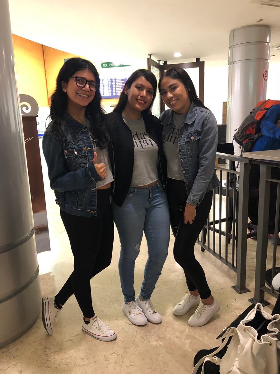 latinslovertour's tweet image. Latin Swifties SOFI, ANNIE &amp;amp; SAMANTA are flying from Mexico to #repTourArlington! Have fun, girls! 🇲🇽✈️🙌🏻✨ #LatinSwiftiesOnRepTour @taylorswift13 @taylornation13 @shatterswift @RobstenDesires @sparklyessence