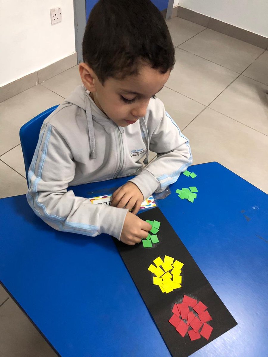 arabschools's tweet photo. Art&Craft Class 🎨✏️🎨✏️ #KG2##KG_Section🤾🤼🤹#Art🎨🖌🖍 #Craft✏📏✂#Learning#Jeddah_School🇸🇦#ArabSchools💙 https://t.co/MQYMahsqAz