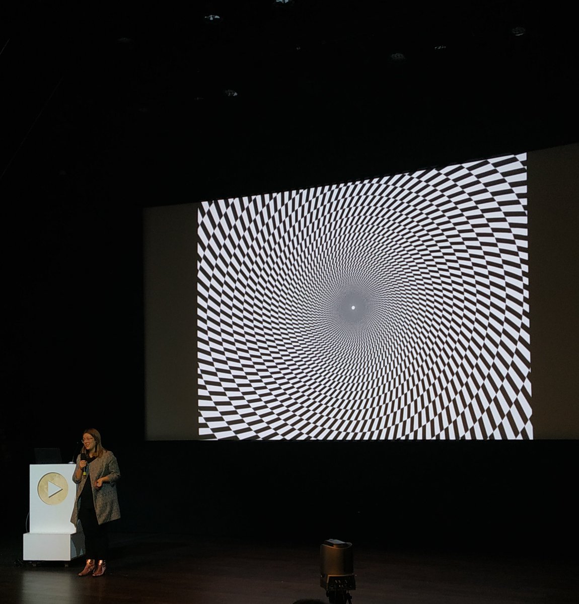 CopyCampPL's tweet image. #NewTools #OldRules Anna Desponds tells the audience of #Copycamp2018 about new trends in the digital art in her presentation "Artistic Work in Digital Spaces"