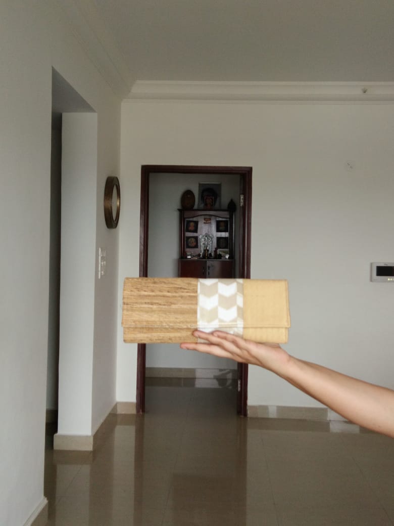 EarthyHuesIndia's tweet photo. Collection Festive Metallica available now @EarthyHuesIndia  #gifts #natural #clutch #banana #Fibre #ecofriendly #green #earthy #hues https://t.co/9y5k9fLotb
