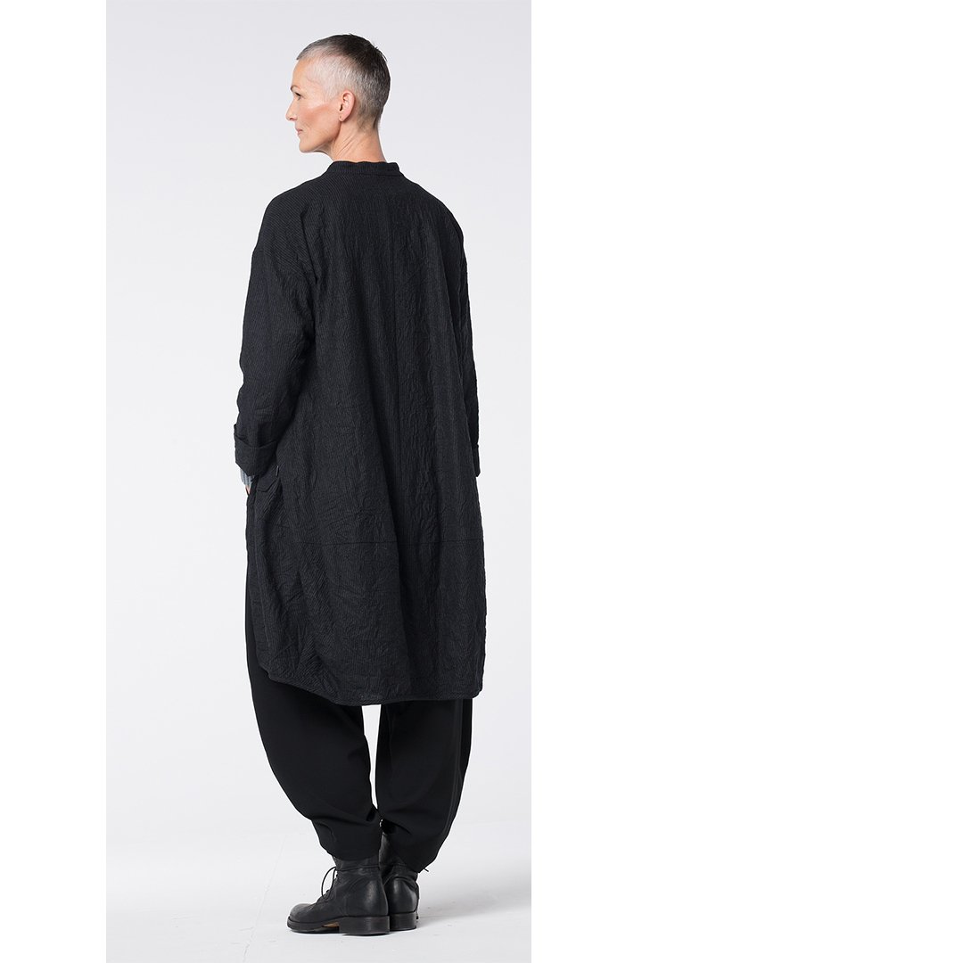Dress or Jacket.
OSKA® Dress Alni works perfectly buttoned up as a dress or unbuttoned like a jacket. The elegant shape and fabric mean that this piece can be worn for special occasions.

Shop online: uk.oska.com/products/detai…