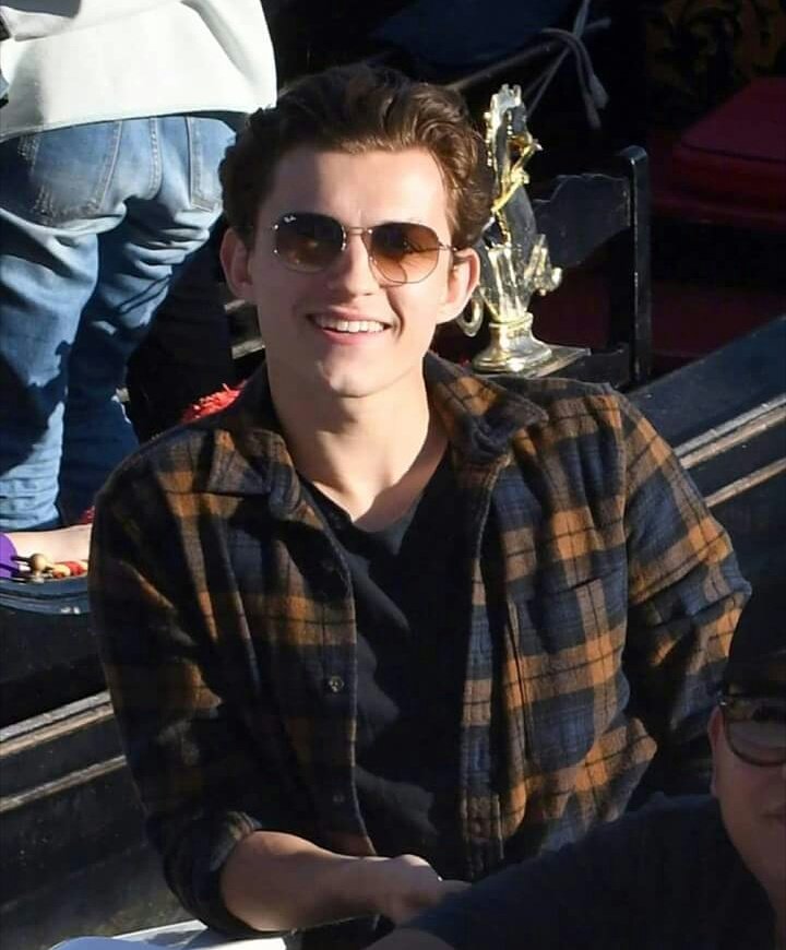tomsleftbrow's tweet photo. tom holland is my aesthetic https://t.co/rhFU3VM3eJ