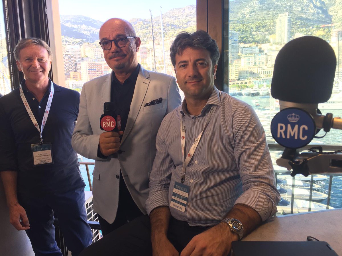 AcquadellElba's tweet photo. Al @mys_monaco @mauridimaggio di @rmc_official ha intervistato Fabio e Marco. Noi abbiamo ricambiato il favore dedicandogli un ritratto sul nostro blog. #radiomontecarlo #mys18 #AcquadellElba #ilprofumodelmare #profumi #scentoftheday https://t.co/DSs6dNkkVD https://t.co/vSQ6P6bW13