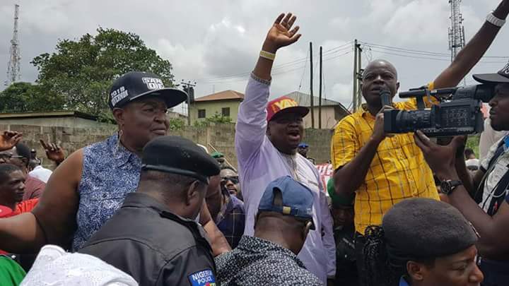 AlimoshoOnline's tweet photo. UPDATE ON #APCLagosprimaries in Alimosho 

Earlier today Senator @YAYIAdeola ,Hon. Olufemi Adebanjo aka Eyes Open, Igando LCDA Chairman  and Hon. Kehinde Olaide Joseph https://t.co/2qBEEbtBFN