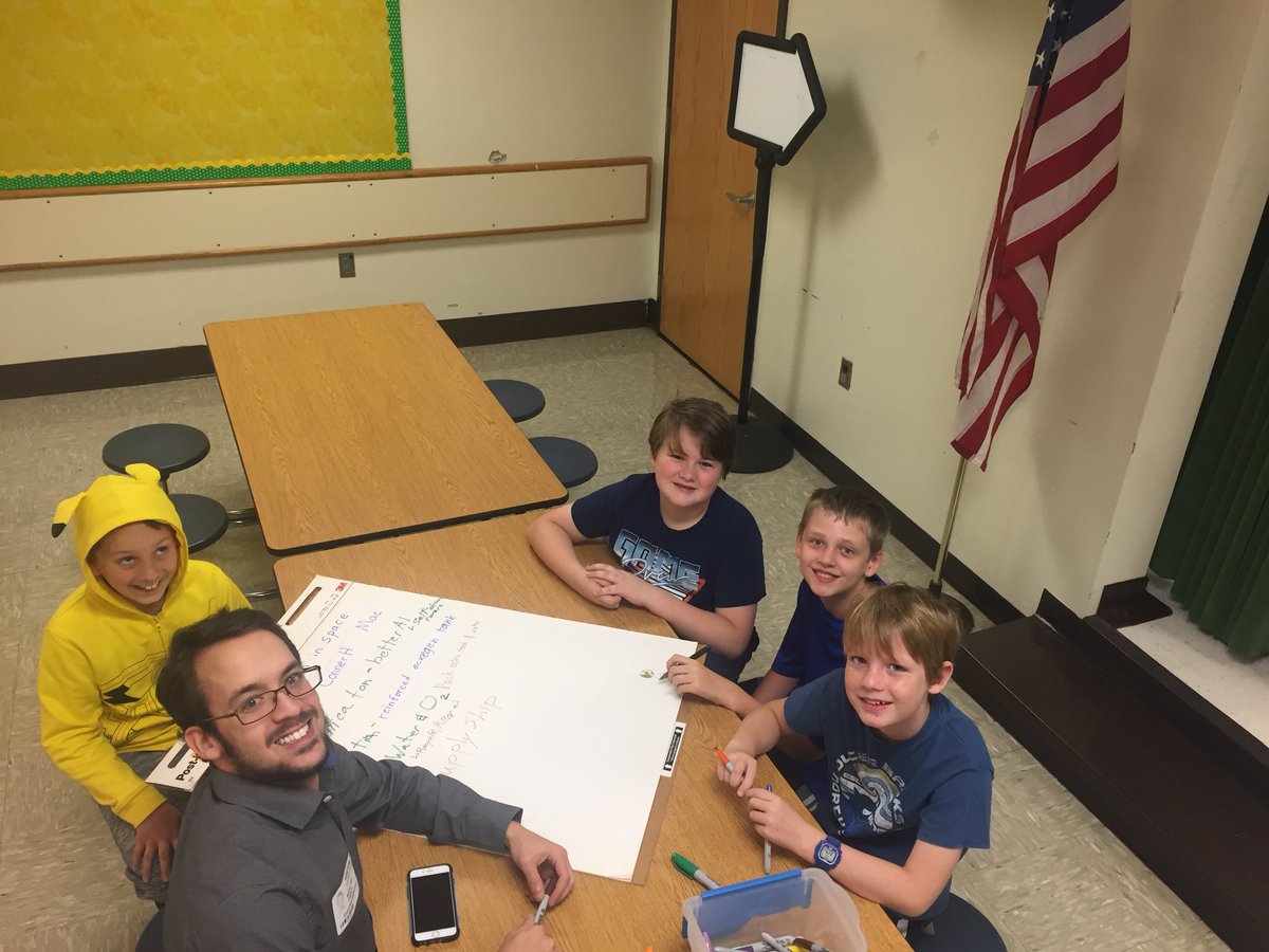 MarthaWild2's tweet photo. Greenfield Dragons Robotics Team is preparing for all aspects of the competition while practicing FIRST LEGO core values. #GrowingGreenfieldES https://t.co/OXFHmeVQJ4