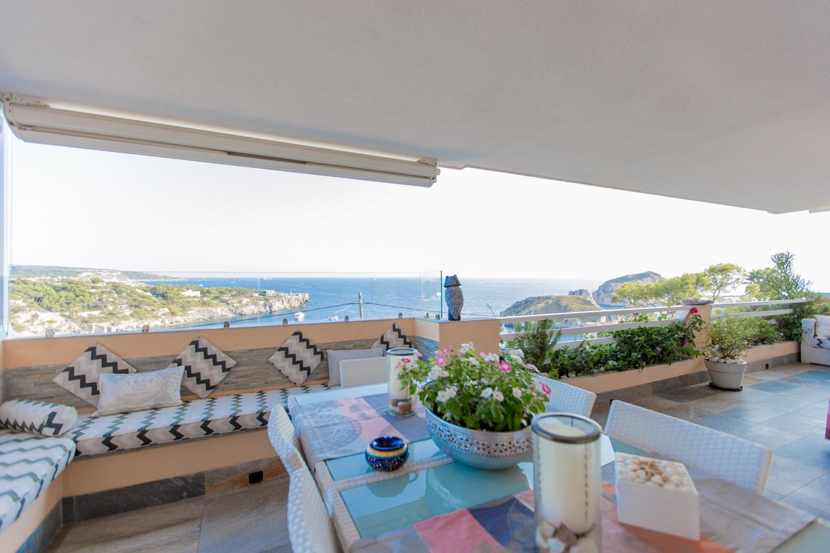 mallorcasite's tweet image. Meerblick und Blick auf die #Malgrats Inseln? Oder bevorzugen Sie lieber den Blick auf die Bucht von Santa Ponsa? ⛵ Genießen Sie beides in dieser geräumigen Wohnung in Nova Santa Ponsa! #MallorcaSitePropertyhttps://goo.gl/XH5bVm #Mallorca #RealEstate