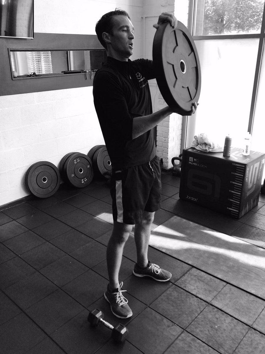 HarryTincknell's tweet photo. Final session in the pain factory before the weekend! @RichStirling1 @awperformance_ https://t.co/rvhPvWt2ZJ