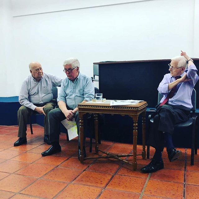 JacRosario's tweet photo. Anselmo (85) Ricardo (79) y Jorge (80) testimonios de una institución viva desde sus raíces, donde el espíritu JAC no conoce de edades. 
GRACIAS!!! 😀🙌🙌🙌 👉 En nuestra bio podés ver los vídeos 📽️ o sino el grupo de adultos mayores (GAP) te espera t… https://t.co/Rrxj4mYXxe https://t.co/LuBMFzoOWM