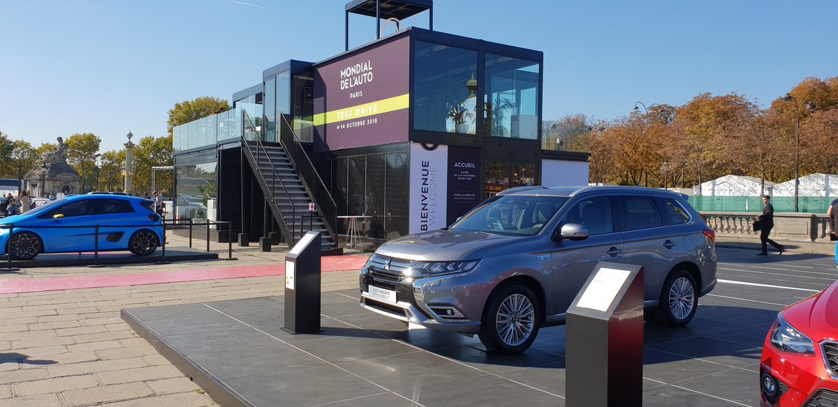 Bienvenue dans le stand Mitsubishi au Centre d'Essai Electrique du Mondial de l'Automobile à #PlaceDeLaConcorde.
Rendez-vous sur mitsubishi-motors.fr/salon-electriq… pour réserver votre essai.

#OutlanderPHEV19 #ElectriqueEtTellementPlus #Mitsubishi #MMAF #DriveYourAmbition