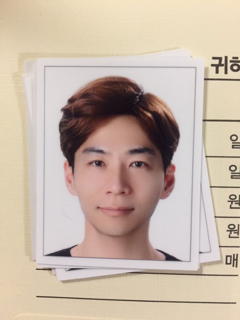 tenorbogus's tweet photo. 오늘 증명사진을 찍었어요
이 사진이 나를 증명할 수 있을지는 모르겠어요 https://t.co/VWnsiyLNKb