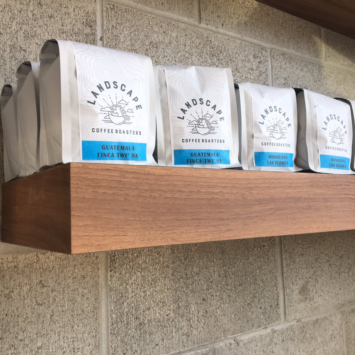 LandscapeCoffee's tweet photo. Thanksgiving weekend ! Grab a bag or two from our @litespressobar shops or our new roasting location 196 Norseman st unit 16! https://t.co/2Sp9owJKTs