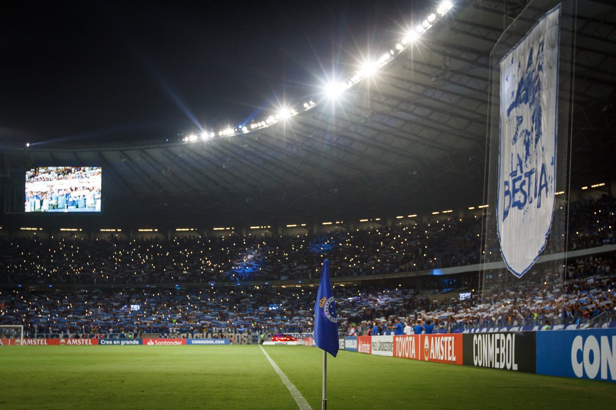 Cruzeiro's tweet image. Bom dia, Nação Azul!

Mais uma vez obrigado pelo show que vocês deram ontem. Cada cruzeirense foi mais um em campo na luta importante!

Essa sintonia entre campo e arquibancada ainda trará muitas coisas boas para nós! Agora o foco é na Copa do Brasil.

Vamos juntos!

#PeloHexa