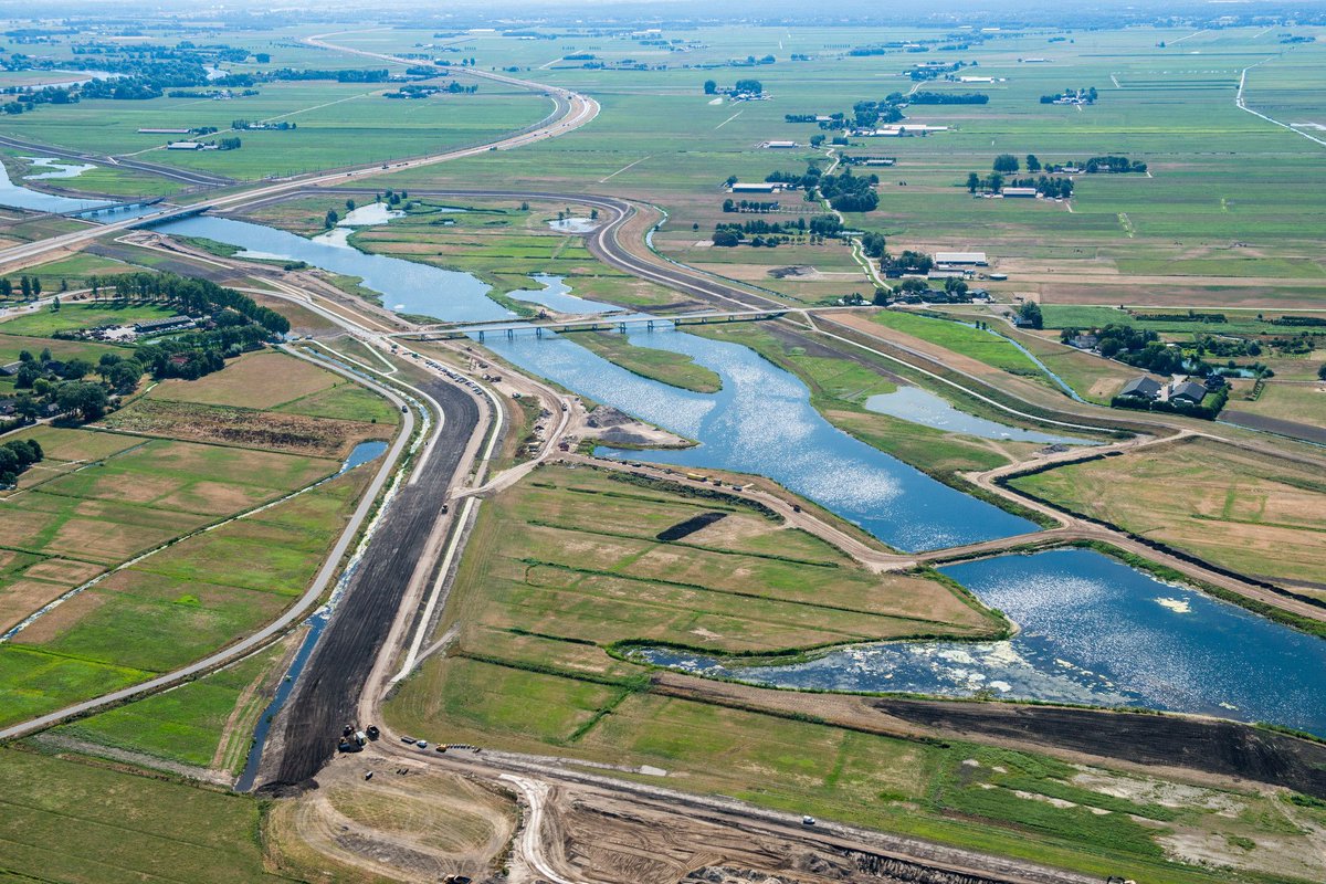 Choose your favorite name for the locks, bridge and inlet at @RvdRIJsseldelta! More than 150 names have been submitted last summer. After a first selection, public voting is now open to make out the winners &gt;&gt; buff.ly/2E0zbsQ