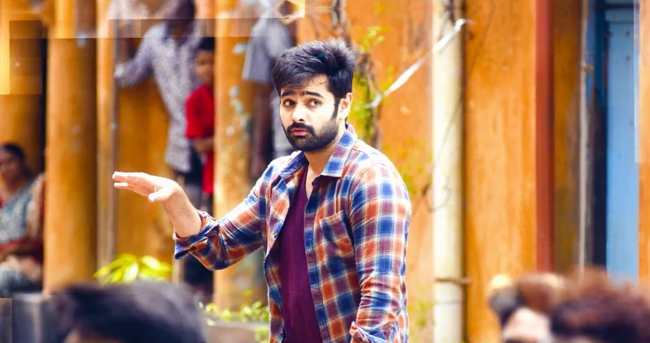 TrendRAPO's tweet image. here we the quality shots from #NativePlace lyrical 
@ramsayz 😍  
@ThisIsDSP @vijaykesav @SVC_official @ShreeLyricist ..👍 
#Love R.A.P.O 
#HGPKonOct18th 

Link : youtu.be/UTWfHEmxRTs 👈