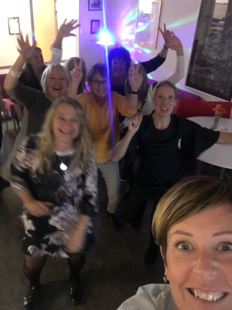 På Barn- och utbildningskontoret främjar vi rörelse genom disco på fredag efm #solskol #buk