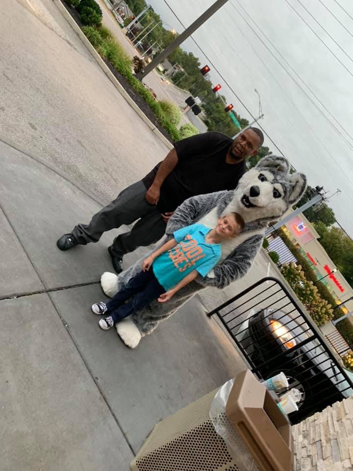 ruizmcdstl's tweet image. Had fun at Ritenour HS Fundraiser for their Robotics team at our St. John McD location.  Check it out...
#Ritenour #RoboWaiter #StJohnMcdonald&apos;s