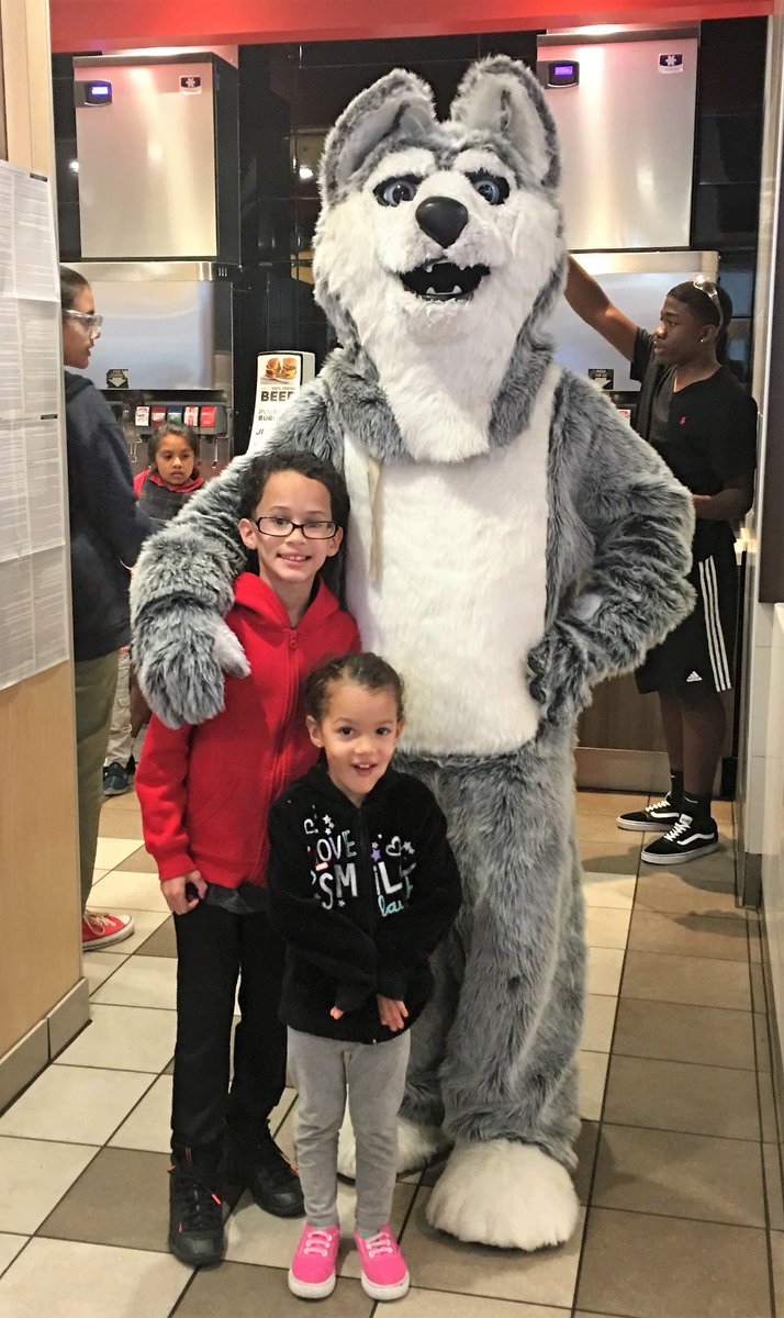 ruizmcdstl's tweet image. Had fun at Ritenour HS Fundraiser for their Robotics team at our St. John McD location.  Check it out...
#Ritenour #RoboWaiter #StJohnMcdonald&apos;s