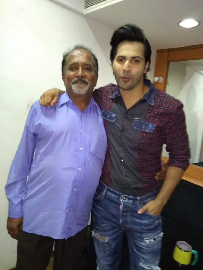 CriticJyothi's tweet photo. With my dear @Varun_dvn  , wishing Mauji Best one for @SuiDhaagaFilm :)
@yrf https://t.co/4SizlWbreJ
