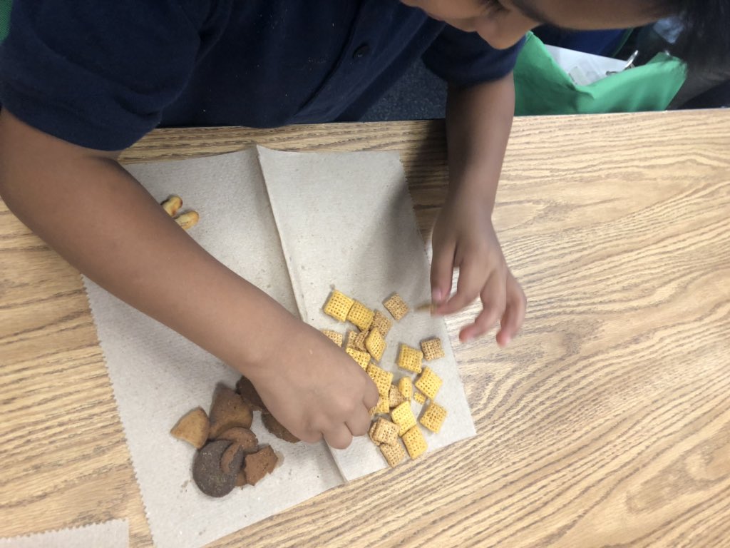 baldino_karen's tweet image. #sortingfun #kindergartensciencerocks @my_pcs @eliza_defant @MargaretGiunta