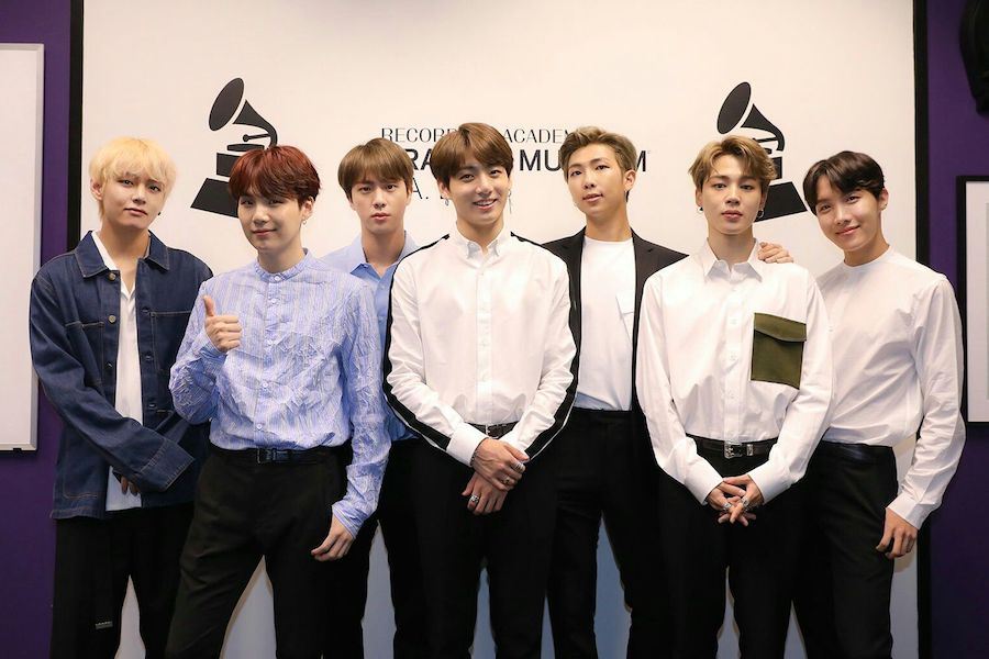 soompi's tweet photo. #BTS Commended For Promoting Korean Language Worldwide https://t.co/BmzNAp2jGh https://t.co/jfHSAz4XdB