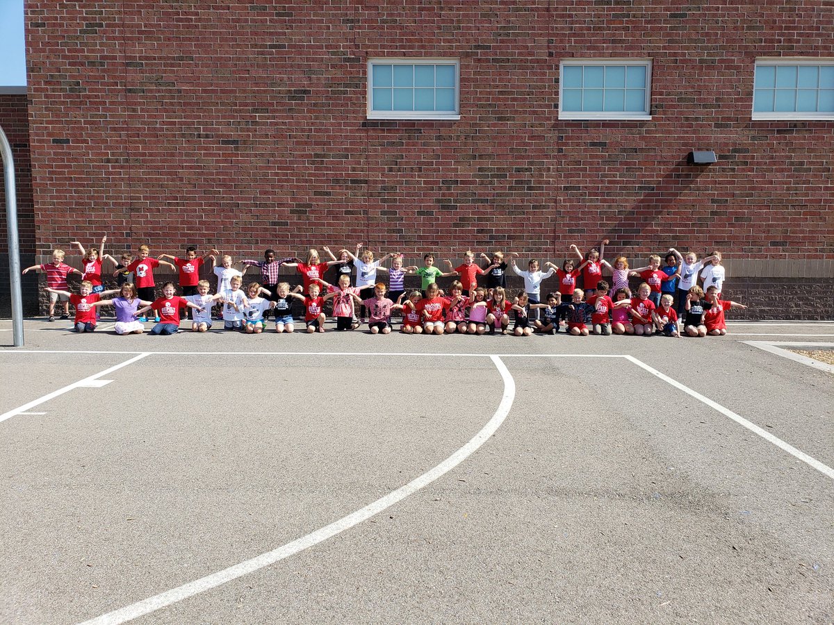 Seipelt kindergartners want to wish our Milford eagles a big win at tonight's homecoming game! #wingsup #seipeltsoars <a href="/thewattswings/">Amy Watts</a>